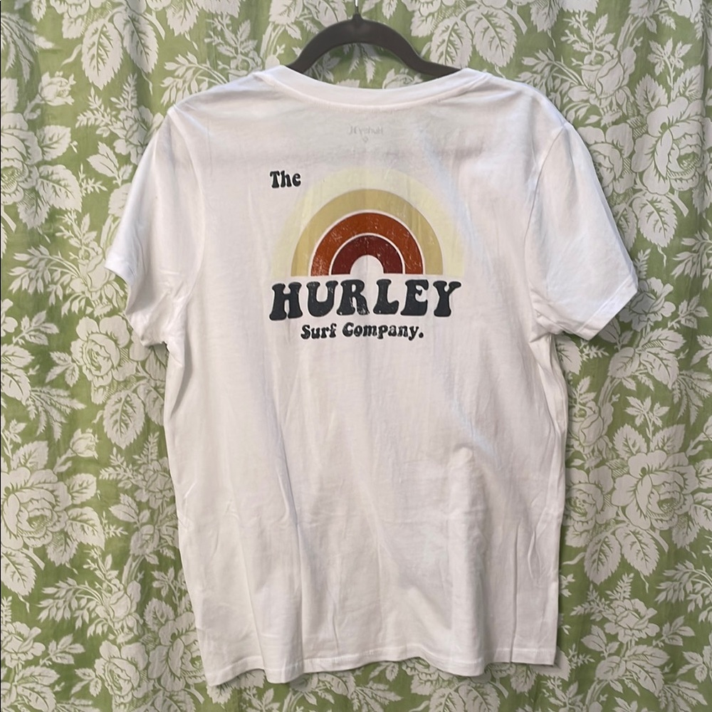 🏝️ Big $8 Sale!🏝️NWOT - Hurley Women’s V-Neck T-Shirt with Rainbow Logo
